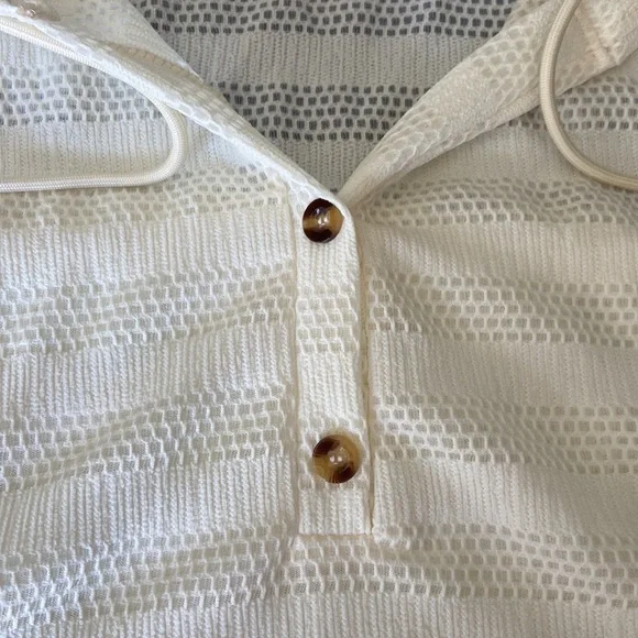 Never worn half button hooded top - Picture 3 of 3